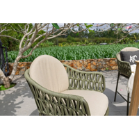 Ensemble de table de bar de jardin élégant VINO avec sièges en osier modernes, confortables et durables pour une utilisation hôtelière