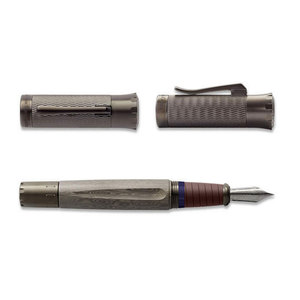 Pluma estilográfica hecha a mano de acero de Damasco con cuerpo de madera y detalles en azul - Product Image 4