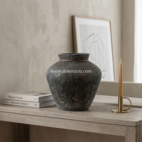 Pot de fleurs en céramique antique au design classique, fait main, style rustique vintage, vase de table pour la décoration de la maison