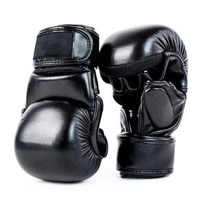 Gants de combat MMA noirs de haute qualité, logo personnalisé, gants de combat MMA les plus vendus, gants d'entraînement et de compétition de boxe - Product Image 1