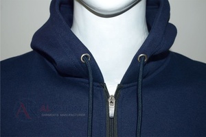 เสื้อฮู้ดซิปผู้ชายสีกรมท่า 400 GSM ผ้าฝ้าย 100% หนานุ่ม ทรงโอเวอร์ไซส์ มีกระเป๋าหน้า แขนเสื้อแบบริบ ปักโลโก้ตามสั่ง - Product Image 3