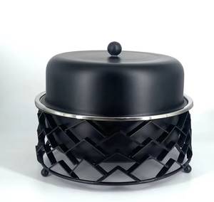 Casserole ronde isotherme de luxe en bois doré découpé, avec couvercle martelé, design artisanal, pour maintien au chaud des aliments - Product Image 4