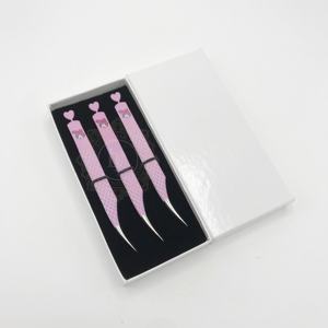 Meilleure vente pince à épiler d'isolation cœur sur le fond pince à épiler à motif de diamant avec emballage en boîte pince à épiler en acier inoxydable durable - Product Image 5