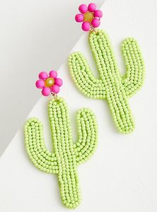Boucles d'oreilles statement de haute qualité, en alliage plaqué or, avec broderie perlée et applique de dessin animé multicolore, NEHA ENTERPRISES Modèle NE-12 - Product Image 3