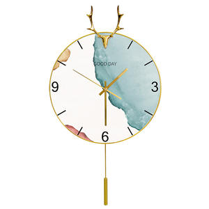 Horloge murale en métal de la plus haute qualité, idéale pour les intérieurs rustiques et contemporains, magnifiquement conçue par KHOOSI OVERSEAS. - Product Image 3