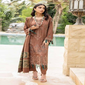 Vestidos Eid para mujer, fiesta pesada, gasa bordada, trajes Punjabi de tres piezas, vestido largo ZAREEN de Dr Haris Vol para adultos - Product Image 1