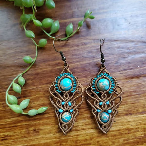 Juego de Pendientes de Macramé Boho Hechos a Mano con Amatista, Jaspe Dálmata y Ópalo, Pendientes Colgantes con Piedras Preciosas, Joyería Artesanal para Mujer - Product Image 3