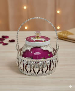 Panier en métal argenté allemand avec pot à fruits secs Pichwai, ensemble cadeau élégant - Product Image 1