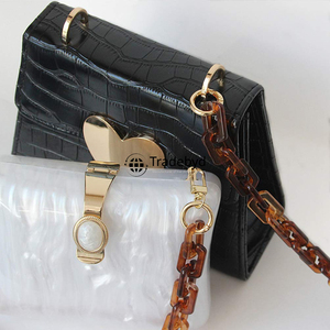 Cadena de resina, collar colorido hecho a mano, joyería elegante y moderna, accesorio ligero y duradero para mujeres y niñas Tradebyd - Product Image 2