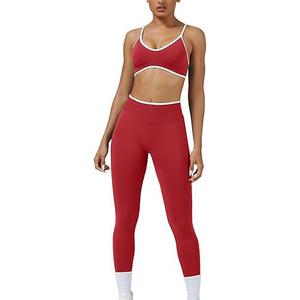 Ensemble de yoga pour femmes en tissu extensible flexible, tenue de sport confortable pour la course et le fitness - Product Image 1