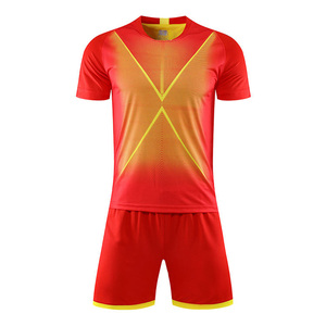 Uniforme de Fútbol Personalizado, 100% Poliéster Sublimado, Camiseta y Pantalones Cortos de Fútbol de Secado Rápido, Corte Atlético, Conjunto de Camiseta de Fútbol para Hombre - Product Image 1