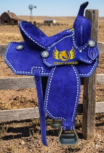 Silla de montar western de cuero de ante azul con costuras blancas, duradera, para carreras de barriles, con asiento acolchado suave y portátil. - Product Image 2