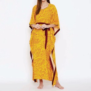 Vestido Kaftán de Gasa Amarillo con Estampado Paisley para Mujer, con Cinturón Cruzado, Elegante, Largo hasta el Suelo, Manga Casquillo, Cuello Redondo - Product Image 1