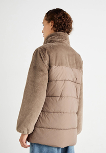 Parka Larga para Mujer, Chaqueta Acolchada Larga, Material Grueso y Acogedor, Protección Extrema contra el Frío, Elección Excelente para Ropa de Abrigo, Marca Solid Trader - Product Image 3