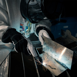 Gants de soudage en cuir fabriqués en usine, paume blanche, dos noir, manchette longue, résistants à la chaleur, type A, protection contre les éclaboussures - Product Image 5