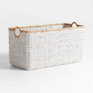 Panier de rangement rectangulaire en rotin tressé à la main avec poignées en bambou, organisateur en fibre naturelle blanchie, fabriqué par VgreenArt au Vietnam - Product Image 1