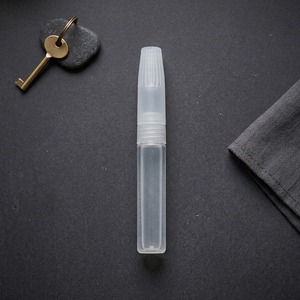 [K-ESSENTIALS] Colle liquide pour ongles 2g Formule UV Formule personnalisée OEM/ODM Adhésif pour faux ongles - Product Image 2