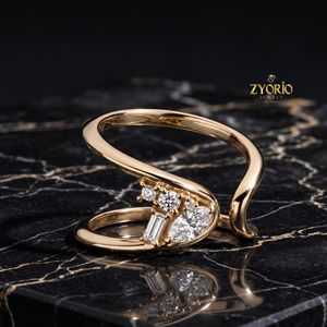 Anillo de Oro de 18K con Diamantes, Diseño Abierto, Anillo de Lujo con Múltiples Piedras, Joyería Fina de Diseñador - Product Image 4