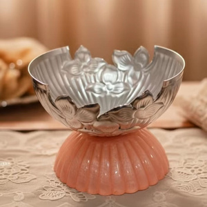 Corbeille à fruits en métal avec base en quartz rose, forme ronde, pour la maison et les événements, design personnalisable, style moderne - Product Image 5