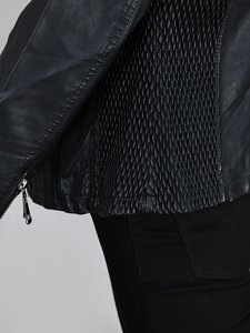 Chaqueta de Piel de Oveja para Mujer - Diseño Acolchado Transpirable y Ecológico con Bordado |   Chaqueta de Cuero Moderna con Textura de Lujo - Product Image 6