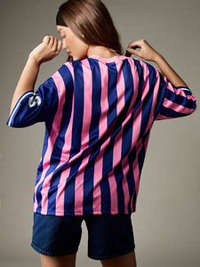 Maillot de football américain de haute qualité avec impression par sublimation, logo personnalisé, haut en maille rayé respirant, chemise oversize tendance hip-hop - Product Image 2