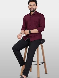 Chemises pour hommes blanches 100% coton respirantes et écologiques, légères et confortables, disponibles en plusieurs tailles, vert et beige - Product Image 2