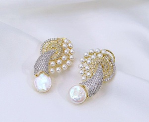 Boucles d'oreilles pendantes élégantes en laiton de haute qualité plaqué argent, or et or rose, avec zircon, tendance, pour femme, pour les soirées et les fêtes - Product Image 2