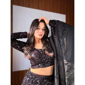 Belle séquence lourde travail Lehenga Choli pour Party Wear - Product Image 2