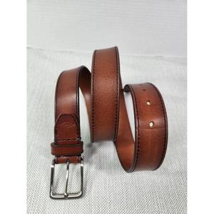 Cinturón de Cuero Genuino para Hombre con Hebilla Plateada con Acabado Cromado, Diseños Personalizables y Cinturones Formales Duraderos de Última Moda - Product Image 3