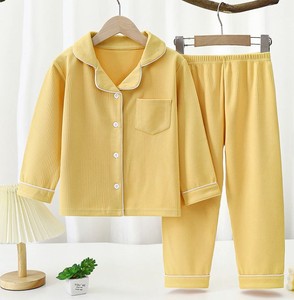 Ensemble de pyjama côtelé à manches longues pour filles avec bordure blanche et fermeture boutonnée sur le devant - Product Image 6