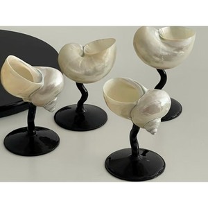 Solution élégante et moderne pour les boissons, en forme de coquillage et en verre, qui rehausse l'ambiance grâce à un design artistique. - Product Image 4