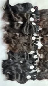 ผมต่อแบบคลิปอิน RVHHE A32 ผมอินเดียแท้แบบธรรมชาติ ลอนคลื่น  แบบ Double Drawn  น้ำหนัก 100 กรัม - Product Image 2