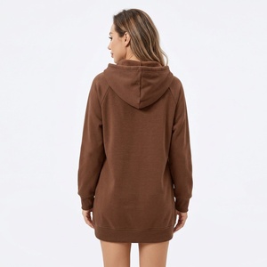 Sweat-shirt à capuche long et ample pour femme, en coton, avec logo personnalisé, coupe décontractée, style streetwear, fabricant de vêtements en gros - Product Image 4