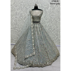 Collections de velours de vêtements de mariée indiens pour la mariée avec le travail de Zarkhan par Fabzone - Product Image 3