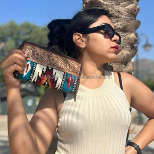 Western main usiné cuir selle couverture fermeture éclair portefeuille en cuir véritable femmes pochette main sculpture cuir portefeuilles cadeau pour elle - Product Image 3