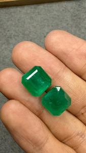Émeraudes naturelles de 16,28 carats, taille émeraude, à changement de couleur, paire assortie, pierres précieuses vertes en vrac pour la fabrication de bijoux fins - Product Image 2