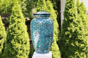 Urne en mosaïque de verre, urne décorative artisanale avec un design de carreaux multicolores pour la décoration de la maison - Product Image 5