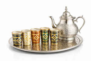Service à thé marocain de luxe, 6 verres multicolores, un plateau, une théière, dans un coffret cadeau - Product Image 2