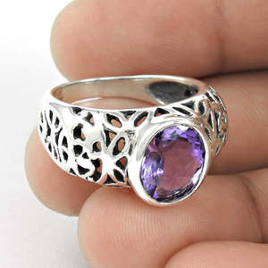 Anillo de Plata de Ley 925 Hecho a Mano y de Estilo Elegante con Gema de Amatista Natural de Corte Redondo, Anillo Boho al por Mayor - Product Image 3
