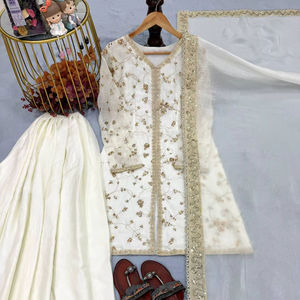 Ensemble de soirée haut de gamme prêt-à-porter en tissu BLOSSOM de qualité supérieure, style Sharara avec Dupatta, orné de broderies à sequins, en Faux Georgette, toutes saisons - Product Image 1