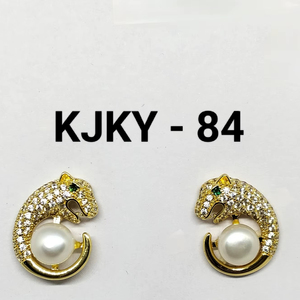 Boucles d'oreilles en perles d'eau douce plaquées or, design PANTHER, bijoux pour femmes, vente en gros - Product Image 3