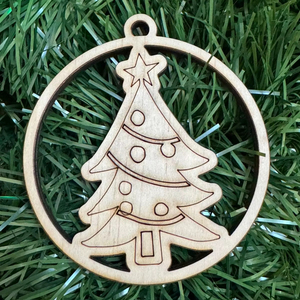 Atractivo adorno colgante de madera para árbol de Navidad, decoración de fiestas y artículo de regalo único. - Product Image 1