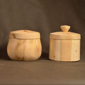 Moderno Recipiente Pequeño de Madera para Sal, Especias y Hierbas, Salero de Madera Maciza con Tapa, Apto para Lavavajillas y Horno, Ecológico - Product Image 1