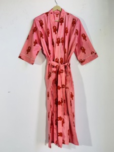 Bata Kimono de Algodón con Estampado de Langosta Rosa para Mujer, Hecha a Mano, Ligera, con Cinturón - Product Image 1