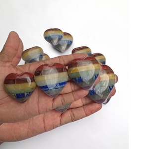 Cœur rayé en cristal naturel 7 chakras |   Pierre précieuse polie à la main pour la méditation, le Reiki et l'équilibre énergétique, cadeau de collection - Product Image 4