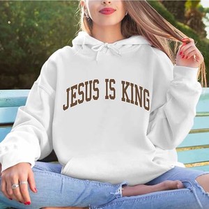 Sudadera con Capucha de Algodón Premium con Bordado de Jesús Bendecido por Dios, Inspirada en la Fe, con la Frase: El Plan de Dios Vale la Pena Servirlo como Cristiana - Product Image 2