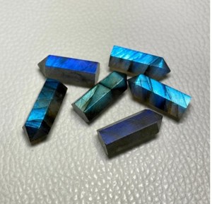 Pierre précieuse naturelle de labradorite de haute qualité en forme de crayon, avec éclat bleu-vert, pierre en vrac pour la fabrication de bijoux, vente en gros - Product Image 4