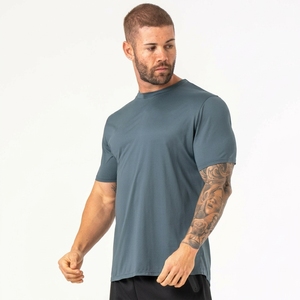 เสื้อยืดคอกลมแขนสั้นทรงเข้ารูปสำหรับผู้ชาย สีพื้น แห้งเร็ว เนื้อผ้าเจอร์ซีย์ถัก 100% โพลีเอสเตอร์ เหมาะสำหรับใส่ลำลอง - Product Image 3