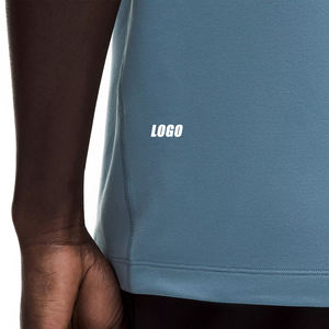 Polo de manga corta de jersey suave de marca privada para hombre, transpirable, elástico, cómodo, informal, con opción de logotipo personalizado. - Product Image 6