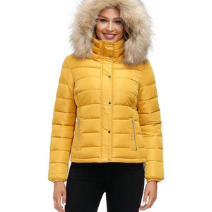 Veste matelassée rembourrée pour femme de qualité supérieure, dernier design, avec capuche en fourrure, nouvelle arrivée, vêtements d'hiver respirants, veste matelassée - Product Image 1